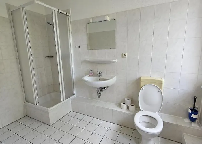 Einfache Ubernachtung Mit Eigenem Bad 3*